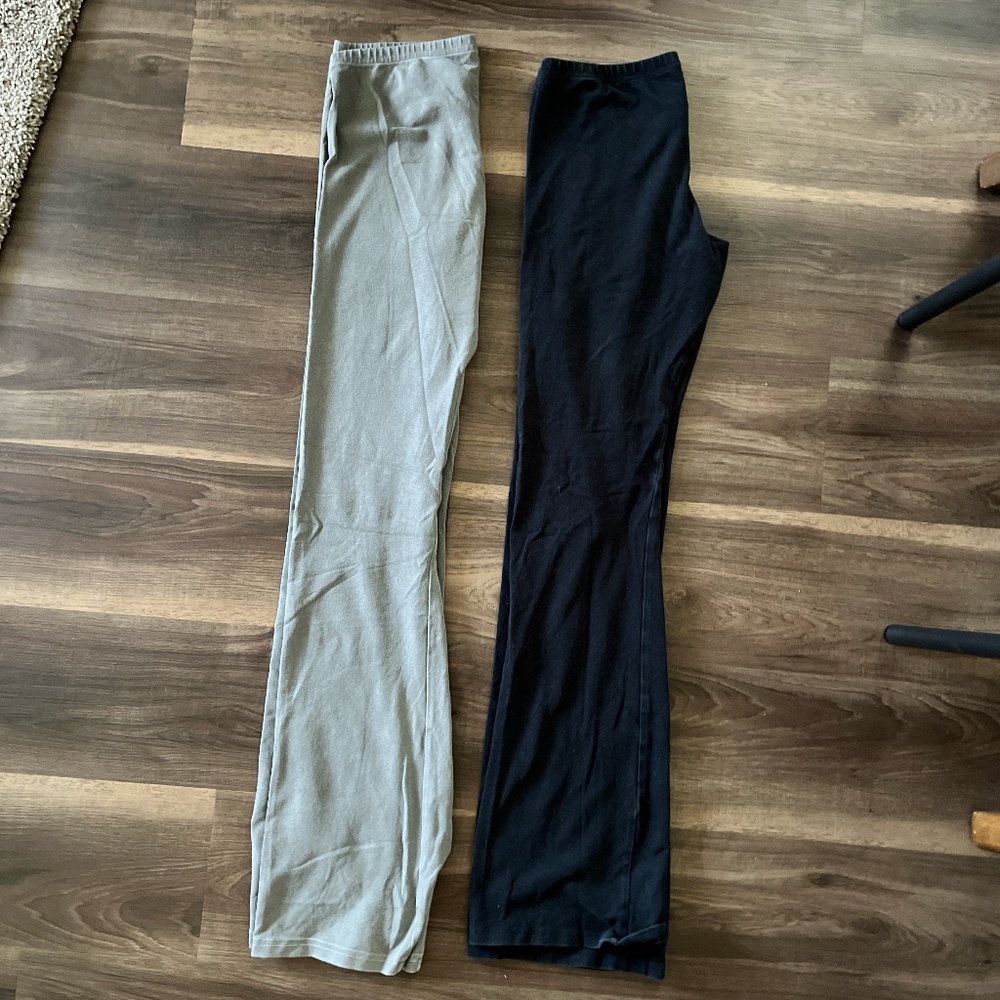 Brandy Melville flared leggings